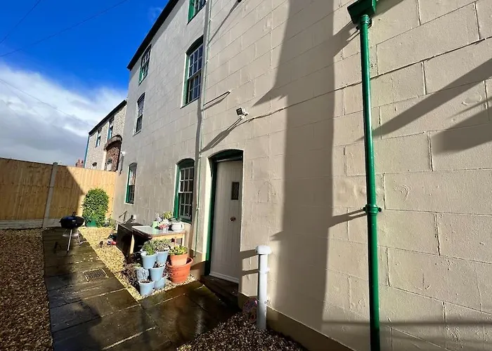 The Hideaway Holywell 1